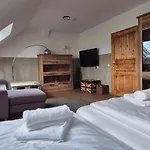 Pidlyy Shared-apartments Wlan Und Kueche Free Parking