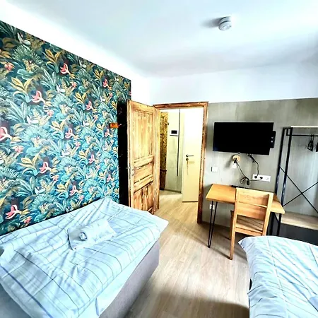 Pidlyy Shared-apartments Wlan Und Kueche Free Parking