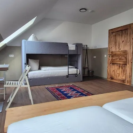 Pidlyy Shared-apartments Wlan Und Kueche Free Parking *