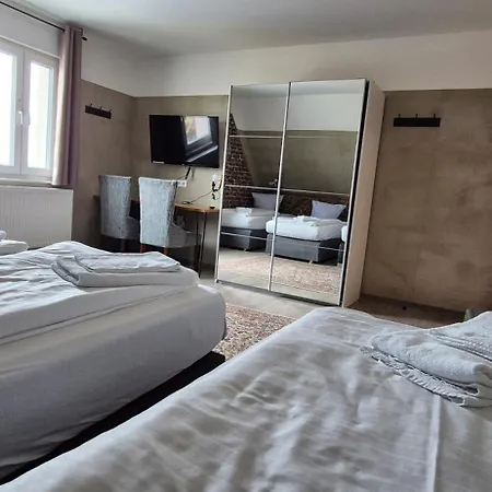 Pidlyy Shared-apartments Wlan Und Kueche Free Parking