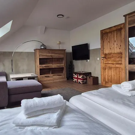 Pidlyy Shared-apartments Wlan Und Kueche Free Parking